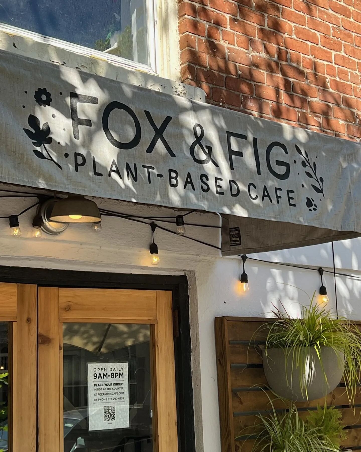 Nourish your body and delight your taste buds with our delicious plant-based meals. Join us for breakfast, lunch, or dinner! 🍽
#foxandfriends #foxandfigcafe #foxandfig #savannahvegan #savannahcafe #savannahgeorgia #plantbaseddiet #plantbasedfoodie